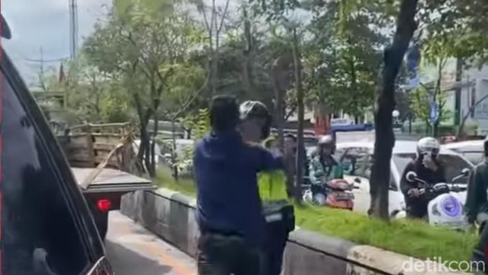 Aksi pemobil melawan petugas kepolisian di Banjarmasin