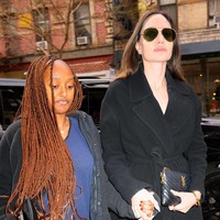Saat memiliki waktu bersama, Jolie mengajak Zahara untuk shopping ke New York. Keduanya tertangkap kamera berada di New York pada pertengahan Januari 2023 ini. Foto: Getty Images