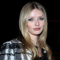 Ada pula yang menilai wajahnya merupakan perpaduan ibunya dengan supermodel Kate Moss. Foto: Getty Images