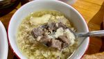 Kriuk Renyah! Bakso Topping Tahu dan Paru Goreng Racikan Pade Jangkung