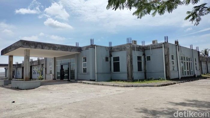 Bangunan rumah sakit Purbaratu Kota Tasikmalaya yang belum selesai.