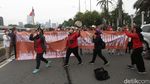 Heboh! PRT Bawa Alat Masak Geruduk Gedung DPR