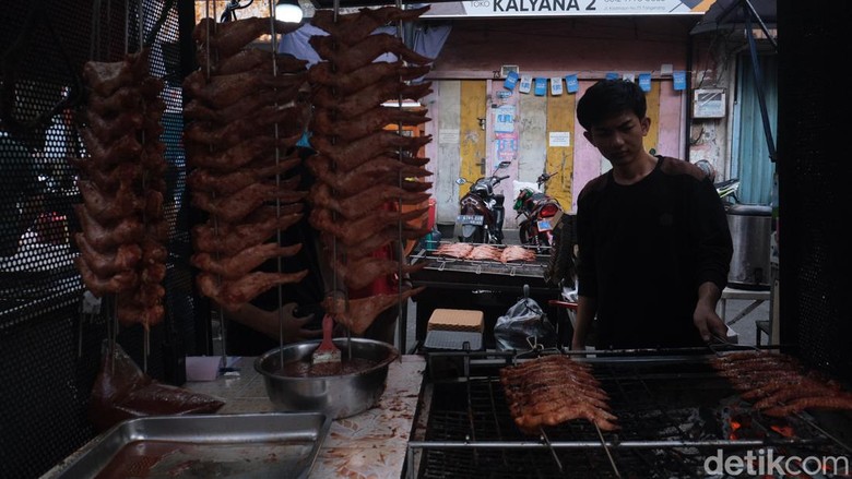 Kawasan Pasar Lama merupakan salah satu alternatif wisata kuliner yang bisa detikers kunjungi setiap harinya.