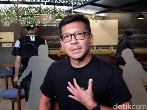 Bos Persib Tepis Isu Barter Rezaldi Hehanussa dengan Ezra Walian