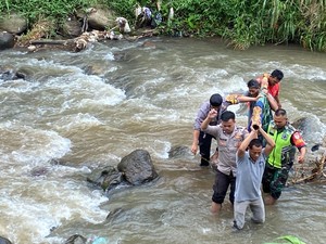 Wanita Tewas Telanjang Terlihat Sempat Ngamen Bareng Pria di Sukabumi