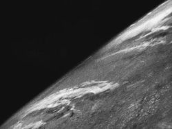 Foto Paling Bersejarah di Dunia Fotografi Karena Serba Pertama