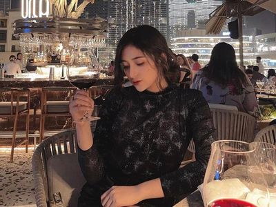 Pose Intan Nallendra, Aspri Ke-20 Hotman Paris saat Nongkrong di Kelab Malam