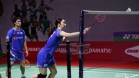Pada gim kedua, Midorikawa/Saito berusaha langsung agresif. Rinov/Pitha meladeni dengan baik. 