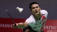 Nguyen merepotkan Jonatan di awal gim pertama. Nguyen kemudian bisa menutup gim pertama dengan 23-21.  