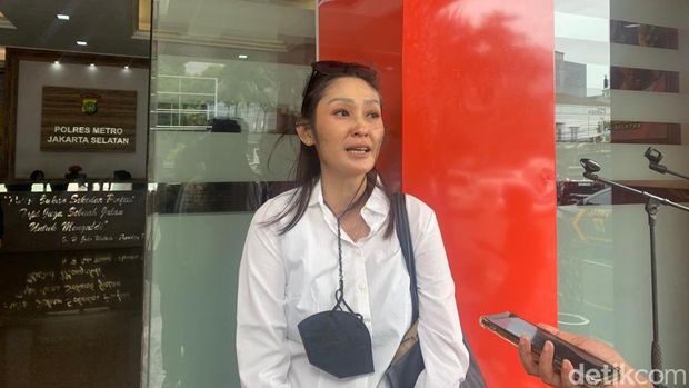 Keyla Evelin Yasir, mantan istri Raden Indrajana menegaskan tak ingin damai di kasus KDRT anak.