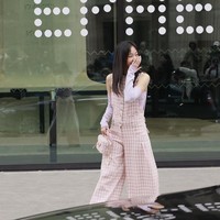 Selain Kim Go Eun, ada G-Dragon BIGBANG, Sadie Sink, hingga Tilda Swinton yang turut meramaikan peragaan busana Chanel Haute Couture Spring Summer 2023. Foto: Getty Images