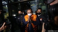 Mantan Panglima GAM itu diduga terlibat dalam kasus dugaan gratifikasi proyek dermaga Sabang bersama Irwandi Yusuf. Keduanya disangka melanggar Pasal 12 B Undang-Undang Pemberantasan Tindak Pidana Korupsi juncto Pasal 55 ayat 1 ke-1 KUHP.