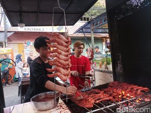 Kulineran Malam di Pasar Lama Tangerang, Ada Apa Saja?
