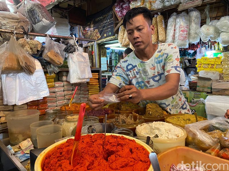Lengkap! Yuk Belanja dan Kulineran Enak di Pasar Kebayoran Lama