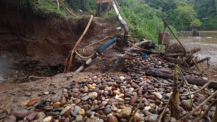 Lokasi penambangan emas ilegal di Meranti, Jambi yang digerebek polisi. (Foto: Istimewa)