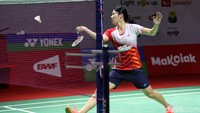 Duel sempat sengit di awal gim pertama hingga 4-4. Namun, Shung Shuo Yun kemudian bisa menjauh. Ia unggul 11-6 saat interval gim pertama. Shung Shuo Yun bisa terus menjaga keunggulan. Ia berhasil memenangi gim pertama 21-12.