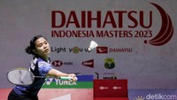 Gregoria melanjutkan penampilan apiknya di gim ketiga. Ia langsung memimpin 7-3.