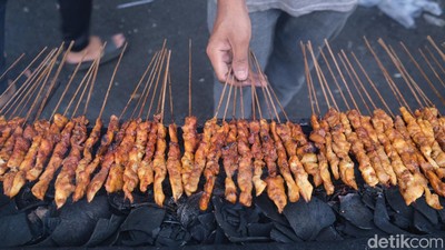 Nikmatnya Sate H. Ishak di Pasar Lama Tangerang