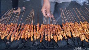 Nikmatnya Sate H. Ishak di Pasar Lama Tangerang