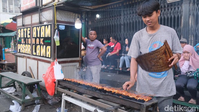 Jalan Jalan Ke Pasar Lama Tangerang Singgahlah Di Sate H Ishak Nan