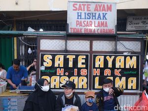 Laku Ribuan Tusuk, Omzet Sate Kaki Lima Ini Capai Rp 15-18 Juta Sehari
