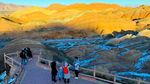 Menikmati Keindahan Gunung Pelangi di Zhangye China