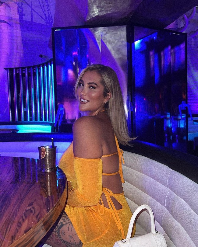 Dikatakan jika pria-pria tersebut marah karena takut disangka gay. Beberapa dari mereka sangat marah dan merasa jika berhubungan denganku membuat mereka gay. Beritaku jadi viral dan mereka menggila, kata Michelle. Foto: Instagram Michelle Alexandra