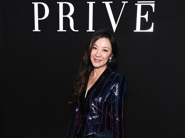 PARIS, FRANCE - JANUARY 24: (EDITORIAL USE ONLY - For Non-Editorial use please seek approval from Fashion House) Michelle Yeoh attends the Giorgio Armani Prive Haute Couture Spring Summer 2023 show as part of Paris Fashion Week  on January 24, 2023 in Paris, France. (Photo by Stephane Cardinale - Corbis/Corbis via Getty Images)