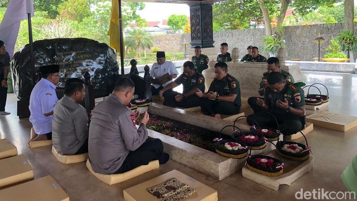 Pangdam V/Brawijaya ziarah ke makam bung karno