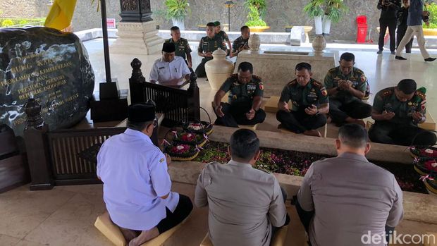 Pangdam V/Brawijaya ziarah ke makam bung karno