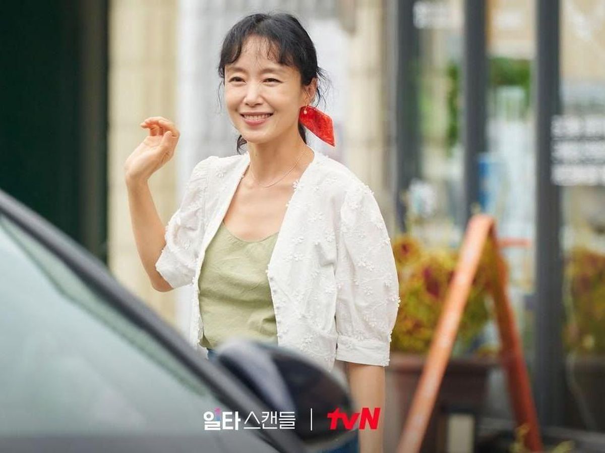 Pemain Crash Course In Romance Jeon Do Yeon Tuai Kritik, Dianggap Terlalu  Tua