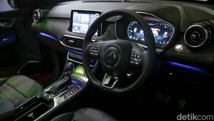 Tak Ada Sinyal, Tak Masalah! Tetap Bisa Lihat Maps di Headunit MG New HS