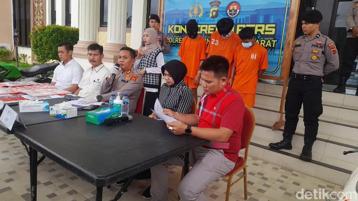Polisi menangkap tiga dari lima pelaku pemerkosaan remaja 13 tahun di Jambi