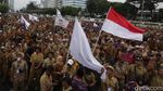 Potret Ribuan Perangkat Desa yang Geruduk Gedung DPR