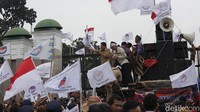 Usulan perpanjangan masa jabatan kepala desa muncul ketika demonstrasi digelar pada Selasa lalu (17/01).