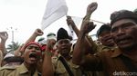 Potret Ribuan Perangkat Desa yang Geruduk Gedung DPR