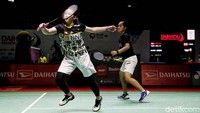 Lanny/Ribka menang dengan skor 21-11 dan 21-11.