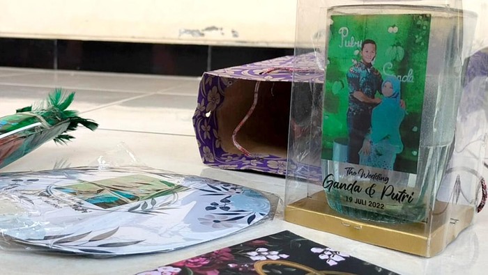 Sisa suvenir dan Ganda-Putri yang gagal menikah tapi resepsi tetap digelar tanpa mempelai pria