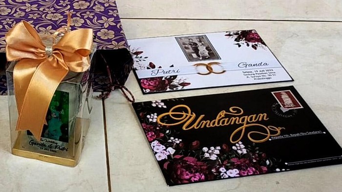 Sisa suvenir dan Ganda-Putri yang gagal menikah tapi resepsi tetap digelar tanpa mempelai pria