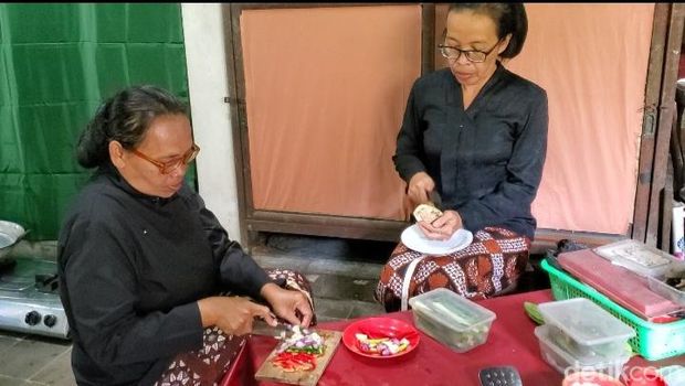 Pawon Ageng Keraton Jogja ini menyajikan menu Dhahar Dalem atau sajian khusus untuk Sultan dan keluarga. Lokasinya berada di barat Pelataran Kemagangan. Foto diambil Jumat (20/1/2023).
