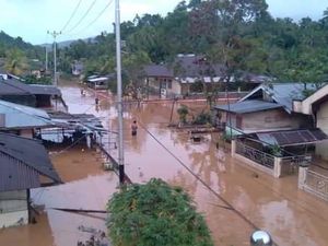 Banjir Bandang Terjang 3 Desa di Sangihe Sulut, 17 Rumah Warga Rusak