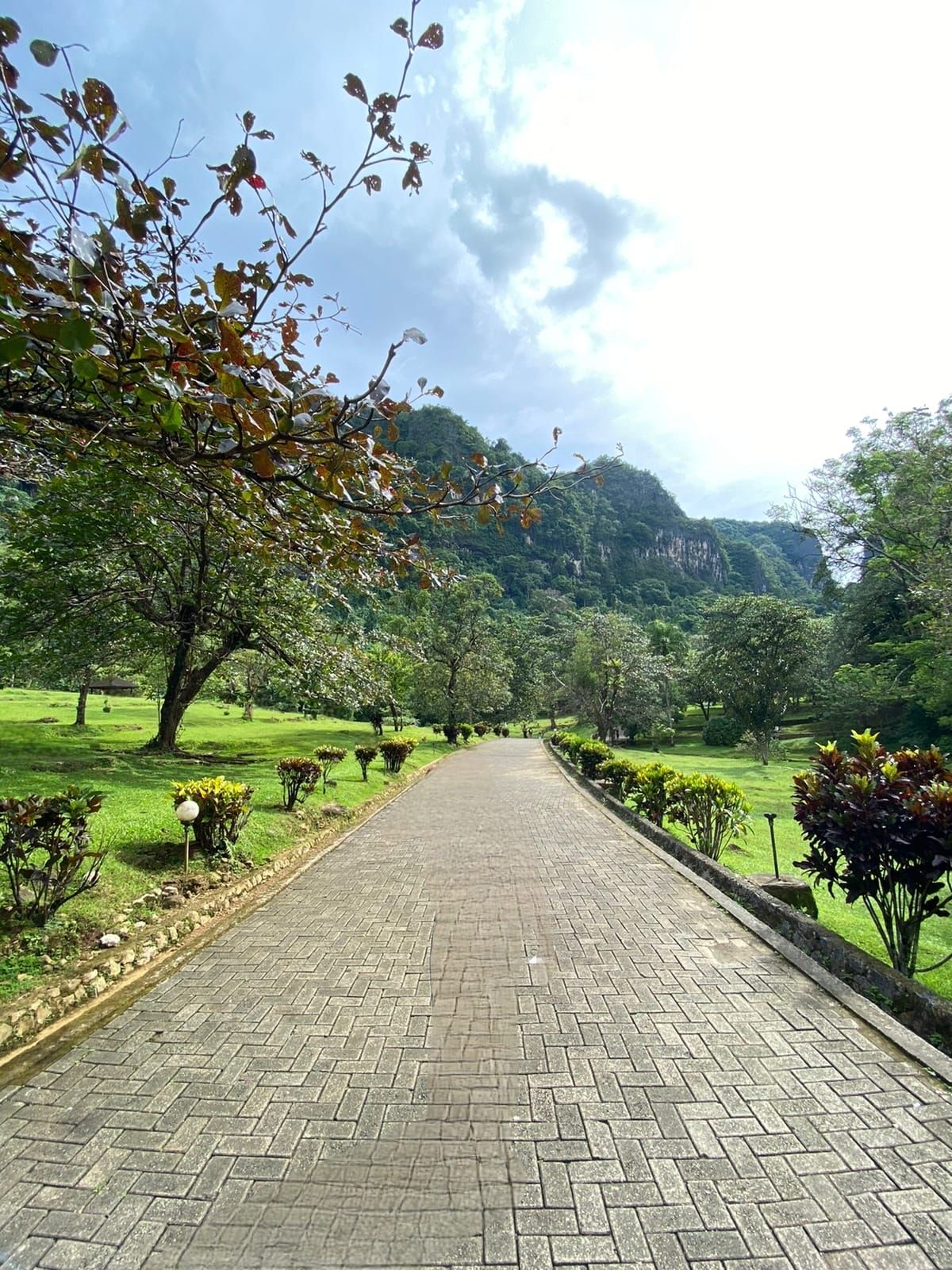Taman Purbakala Sumpang Bita