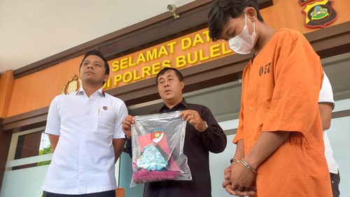 Komang P (19), tersangka pencabulan remaja di Buleleng, membantah menyebar video mesum yang berakhir viral di WhatsApp dan grup teman-teman sekolah korban.