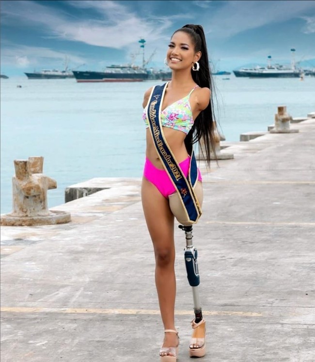 Usahanya itu pun berhasil. Victoria sukses jadi model, bahkan dia pernah ikut kontes ratu kecantikan Miss Ecuador 2021. Foto: Instagram/@vicco_salcedo