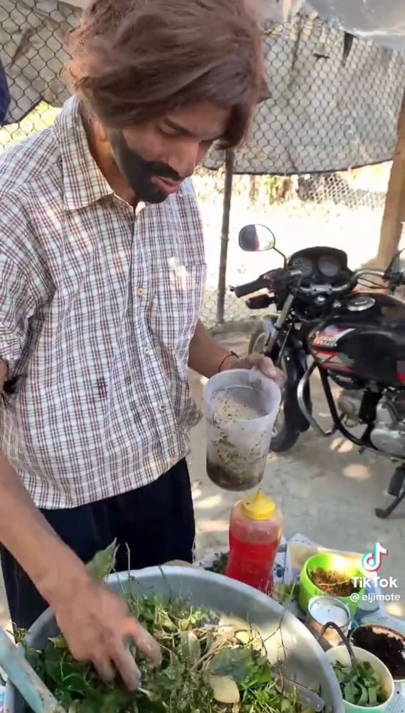 Video Parodi Penjual Makanan India Kaki Lima Ini Bikin Orang Ngakak