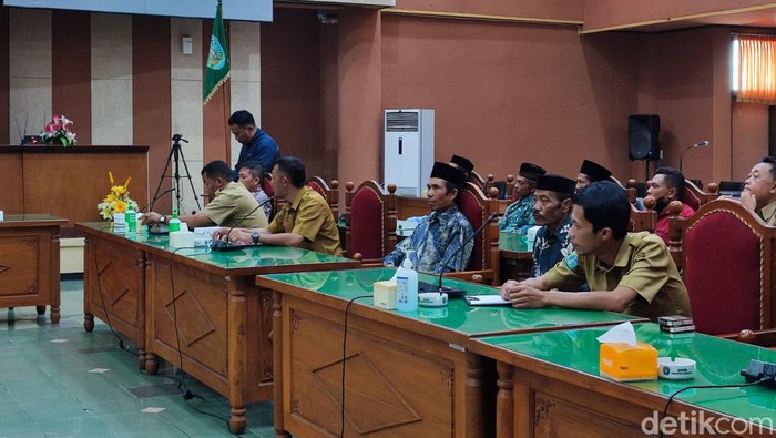 Warga Ponorogo mengadu ke DPRD soal nasib tanah mereka