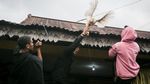 Warga Tawangmangu Membayar Nazar Lewat Tradisi Mondosiyo