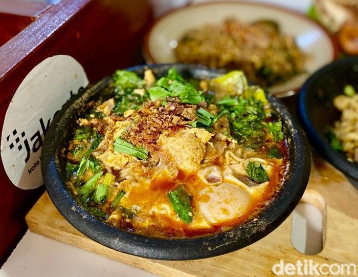 5 Warmindo Paling Viral di Jakarta, Menu Mie Instannya Wajib Dicoba!