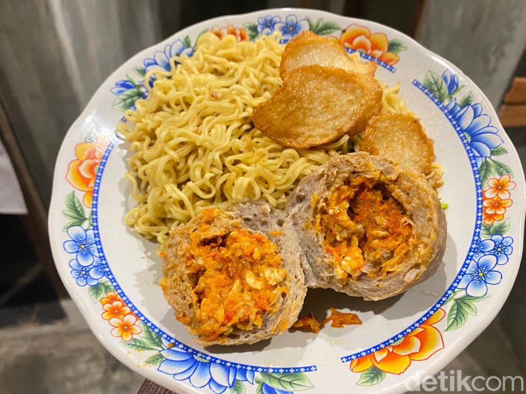 5 Warmindo Paling Viral di Jakarta, Menu Mie Instannya Wajib Dicoba!
