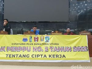 Tolak Perppu Cipta Kerja, Mahasiswa Duduki Ruang Paripurna DPRD Sumut!